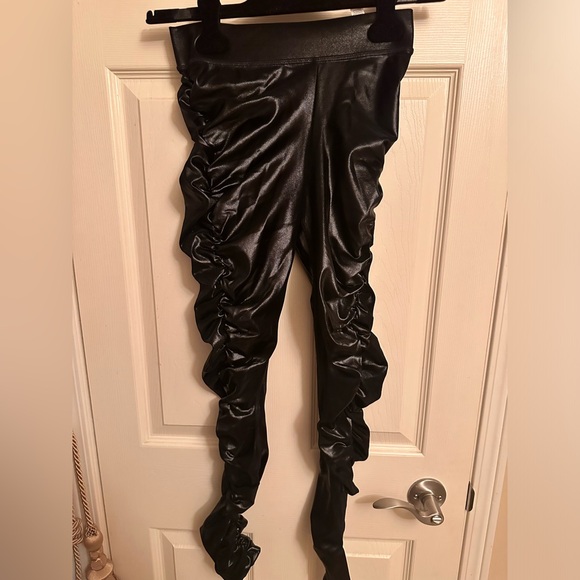 Alo Yoga High Waist Cinched Shiny Black Legging size Small - Picture 5 of 5